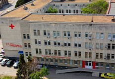 Ударната вълна разрушила една от стените на кухнята докато жената