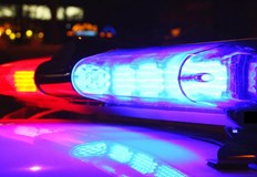 В участъка се е образувало голямо задръстванеЛек автомобил натъпкан с