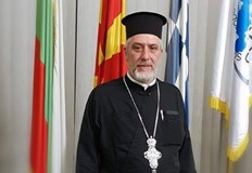 Свещеникът от седем години е представител на Българската православна църква