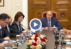 Започнаха консултациите при президентаПрезидентът Румен Радев започна консултации с парламентарно