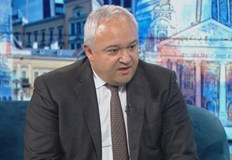   Те и сега са част от политическия живот заяви служебният министър