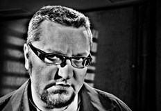 Един политик не би трябвало да има чекмедже и това