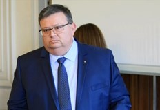 Делото на бившия шеф на КПКОНПИ срещу експремиера тръгва през