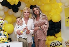 Повод за усмивки и радост има днес плеймейтката Златка РайковаСинът