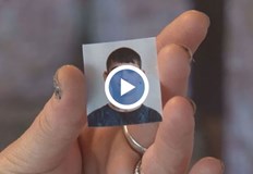 Кадри показват как 14 годишният Радослав пада след два удара в главата