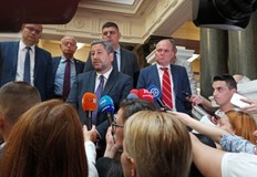 Рекордьори са Демократична България с 12 законопроектаВъв вторник ще бъде