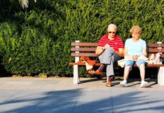 След преизчисленията от 1 октомври увеличена сума от пенсии и