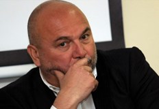 В момента трябва да се избере между текущи разходи и капиталови разходи Представеният