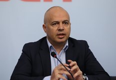 Кристиан Вигенин е един вариант с който мисля че всички