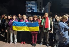 Хотелиери подкрепиха исканията на бежанцитеСтотици украинци настанени в хотелски бази