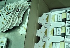 По документи задържаният камион пътувал за Австрия Листове с изрязани 3