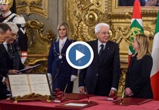 Тя положи клетваДжорджаМелони положи клетва като премиер на Италия Така