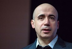 Милнер е израелски гражданин от 1999 годинаРуският милиардер Юри Милнер