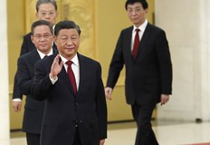 Си постигна концентрация на властта каквато не е постигал никой