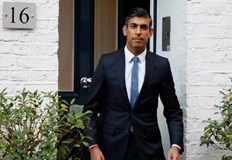 Той е третият британски министър председател за последните два месецаВъв Великобритания