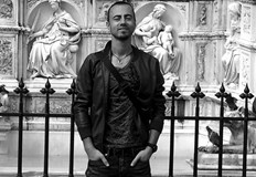 Автомобилът му е бил разцепен на две след удар в