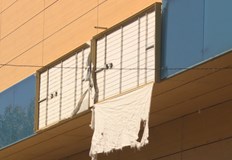 Тийнейджъри нанесоха щети за десетки хиляди левове в МОЛ а до болницатаОсвен