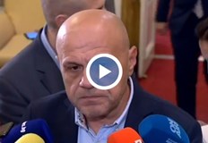 Правилно е решението на Румен Радев да не бърза с мандата Ще