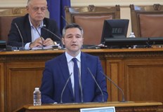 Вигенин е народен представител в 7 парламентаИзпълнителното бюро на БСП парламентарната