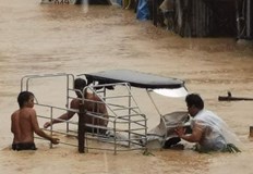 Проливните дъждове започнаха в четвъртък вечертаБроят на жертвите на наводненията