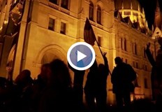 Недоволните настояват за промяна в политиката на Виктор ОрбанХиляди учители и ученици излязоха на протест в Будапеща Улиците на унгарската столица се изпълниха със