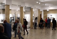 Еми Барух от Фондация ФотоФабрика – куратор на изложбата Светът