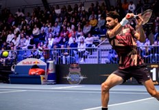 Той се наложи над бразилеца Тиаго МонтейроПървата ракета на България