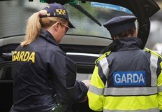 Разследването по случая продължаваОколо 40 годишна жена и момченце са открити