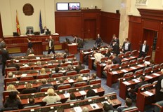 Правителството няма намерение да бърза с включването на българите в