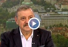 Резенче лимон се топи в сода и го изяждаш при болки