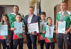 Децата защитават успешно името на града и в национални състезанияКметът Пенчо