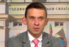 Още от първия ден партиите започват предизборни капани коментира комуникационният