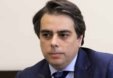 Василев призова ГЕРБ и ДПС да прочистят партиите си Съпредседателят на