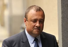 Старейшината е 47 годишният Иван Иванов който е бил народен избраник