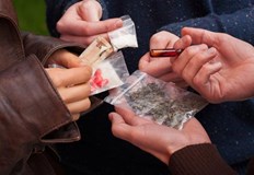 При обиск в дома на 32 годишен мъж са открити марихуана