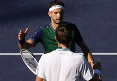 Българският тенисист отстъпи в два сета пред Даниил Медведев във