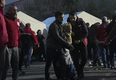 Вредните газове затрудняват достигането до блокираните работнициЕксплозията във въглищната мина