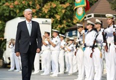 Служебният министър на отбраната заяви че искаме спешно изтребители на