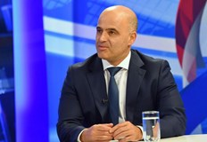 Аз искам да накарам гражданите с вдигната глава да седнат