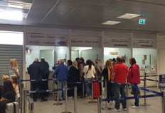 Авиокомпанията не е осигурила обяд на пътниците сред които има