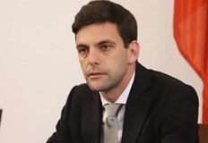 Няма практика председателят на парламента да е винаги от най голямата