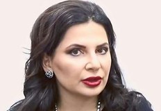 През 2017 година Ружа Игнатова се качва на самолет за Атина