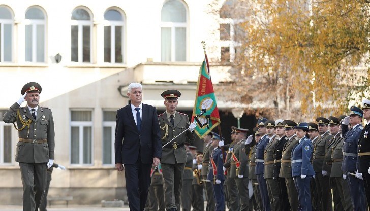 Трябва да се прецени рискът за българската армия от оказване на военна помощ на Украйна