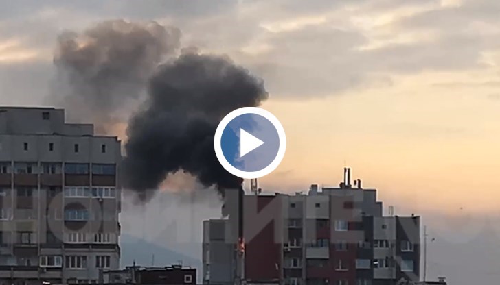 Пожарът обхвана жилище на последния – 13-и етаж