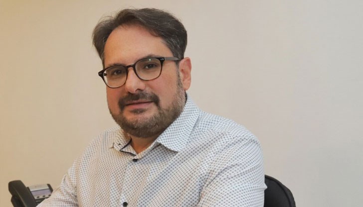 Какво точно се случва в момента в България, каква е стратегията на ГЕРБ, към какво е насочена калкулацията им и какъв ход могат да изиграят ПП и ДБ? Какво точно се случва в момента в България, каква е стратегията на ГЕРБ, към какво е насочена калкулацията им и какъв ход могат да изиграят ПП и ДБ?