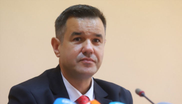 България не е изнасяла оръжие за Украйна, но е възможно да е изнасяла до трети страни, чрез които то да е стигало до Украйна, каза още Никола Стоянов