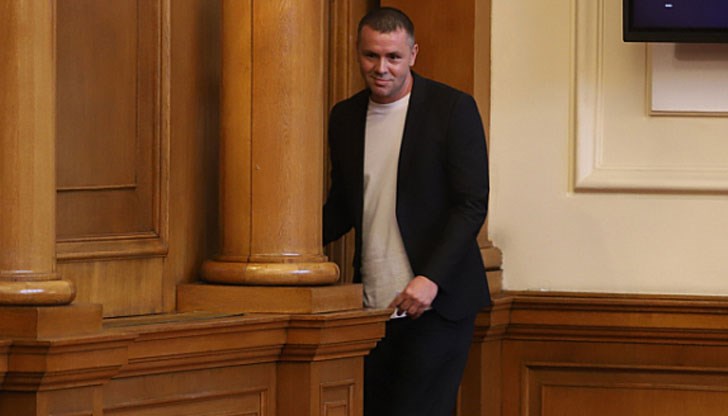 Най-голямата болка на Мръсната машина е, че хората започват да разбират, че мястото на тези като мен е в парламента