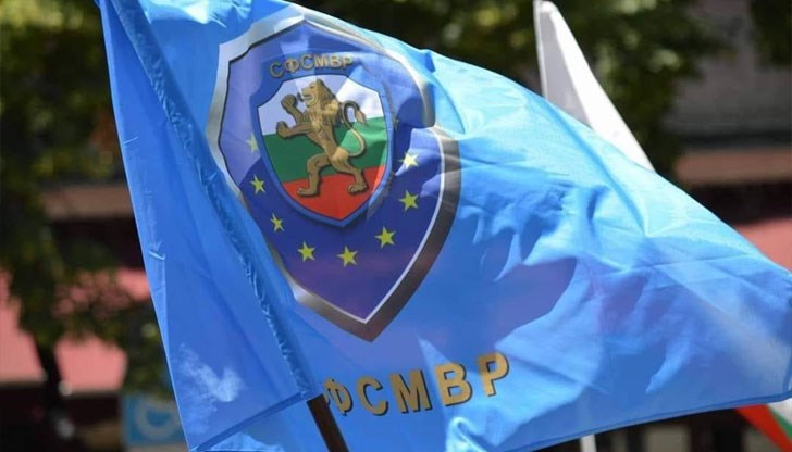 В същото време обаче профсъюзната организация се противопоставя на опитите да се опетнят името и честта на професията В същото време обаче профсъюзната организация се противопоставя на опитите да се опетнят името и честта на професията