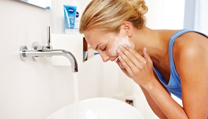 Според дерматолог не е правилно да използваме за лицето същия сапун, с който мием тялото си