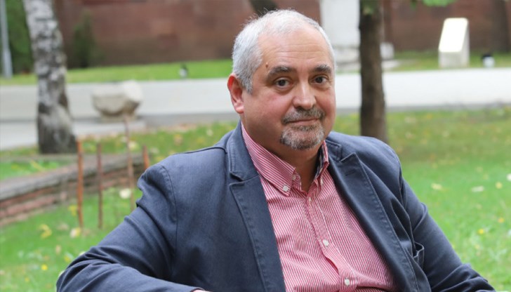 Доц. Виктор Йоцов: Размерът на компенсациите вече е застрашаващ Доц. Виктор Йоцов: Размерът на компенсациите вече е застрашаващ